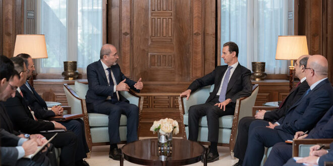 President al-Assad receives Safadi, talks deal with bilateral relations and return of refugees