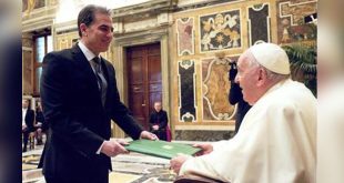 Papa del Vaticano recibe credenciales del embajador sirio