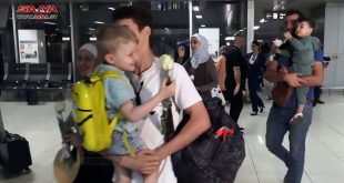 Siria evacúa en un avión a 121 de sus connacionales varados en Sudán