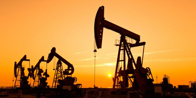 Arabia Saudita planea reducir el suministro de petróleo a EEUU