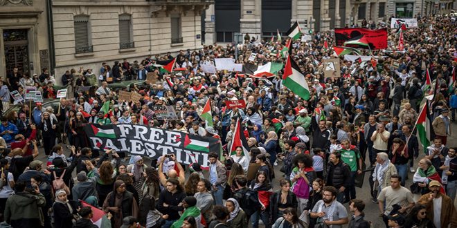 Protestas estudiantiles pro palestinas en ciudades suizas y holandesas, y la policía reprime