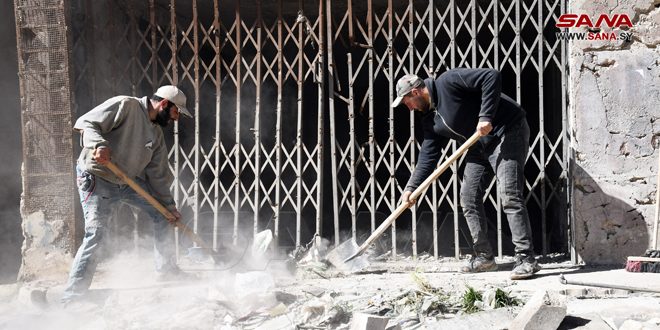 Tres miles voluntarios trabajan en un campamento símbolo de la causa palestina en Siria