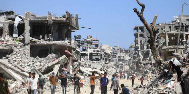 بیرون کشیدن پیکر 60 شهید از محله الشجاعیه در شرق شهر غزه